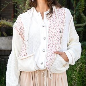 POL Ivory Pink Floral Button Front Hooded Waffle Knit Sweatshirt Women’s M